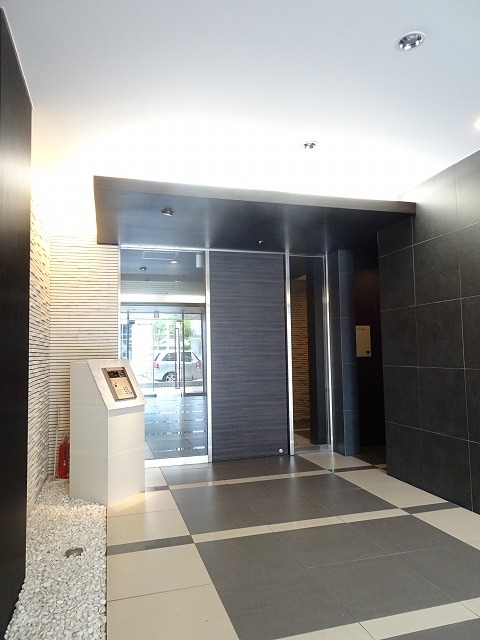 14/20 エントランス