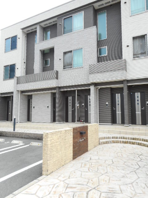 19/26 エントランス