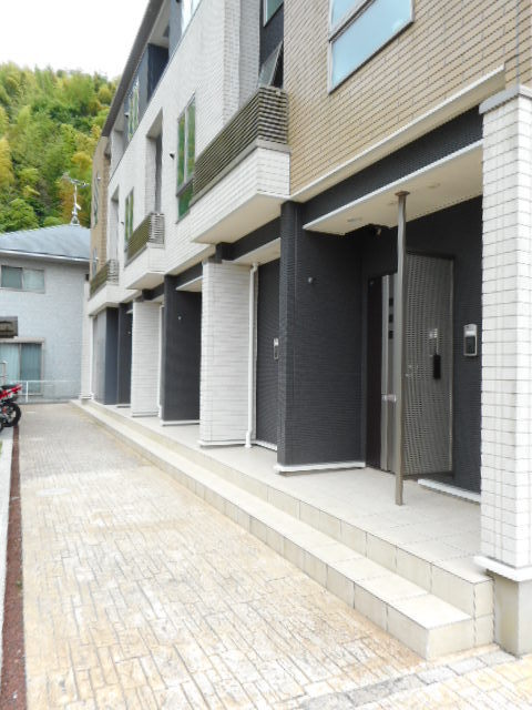 19/25 エントランス