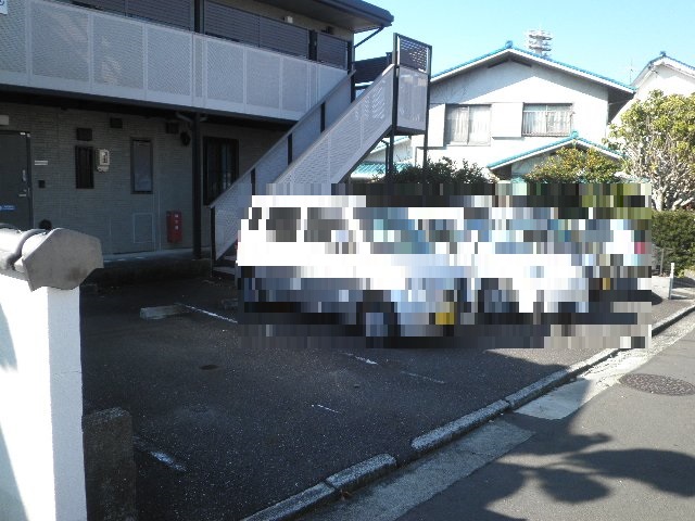 18/18 駐車場