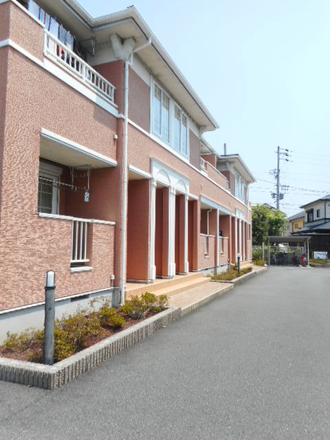 18/24 エントランス