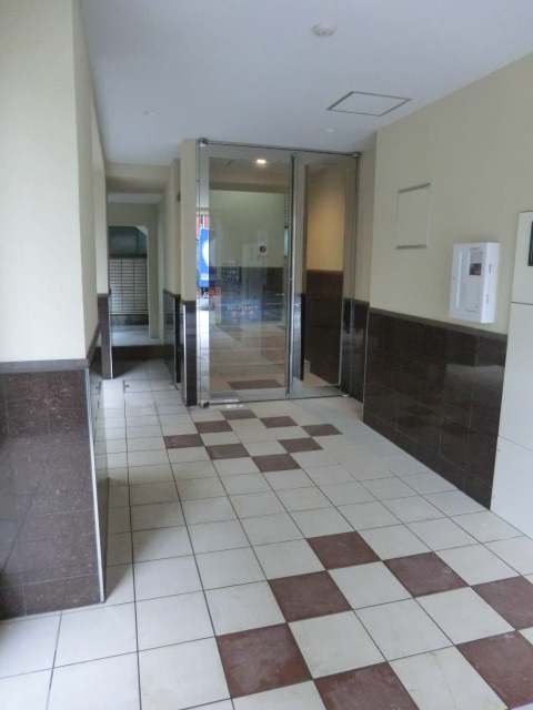 22/24 エントランス