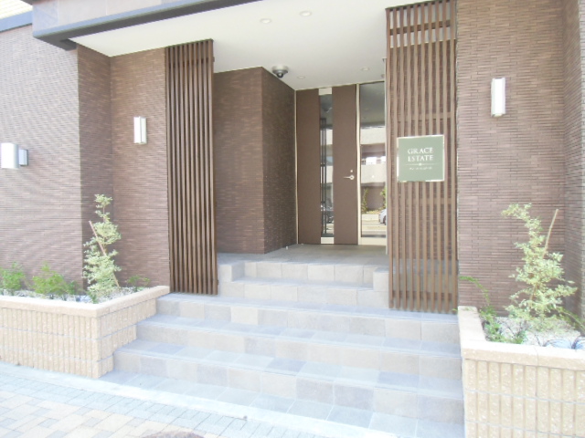 22/25 エントランス