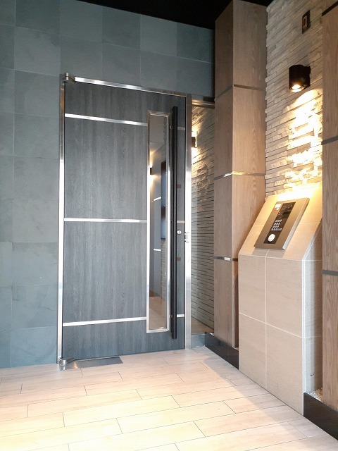 14/20 エントランス