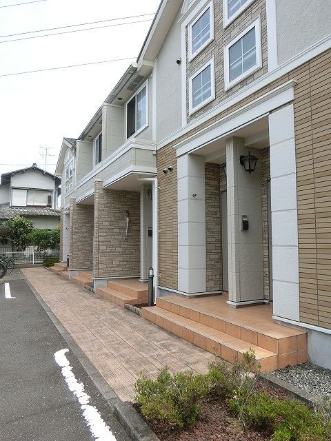 21/28 エントランス