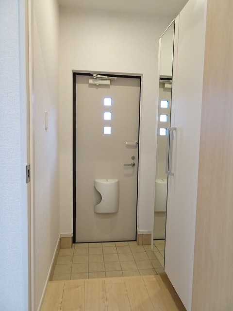 14/20 エントランス