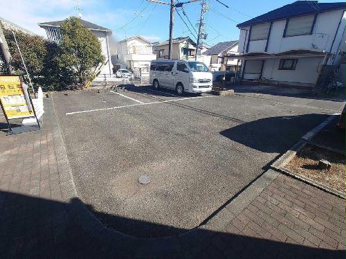14/14 駐車場