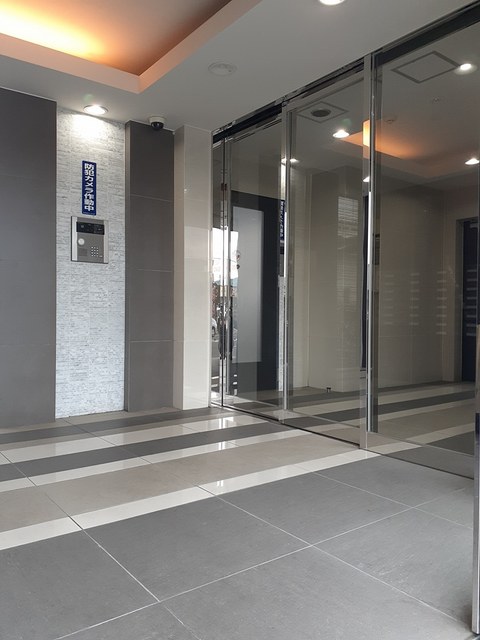 22/30 エントランス