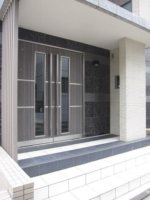 14/19 エントランス