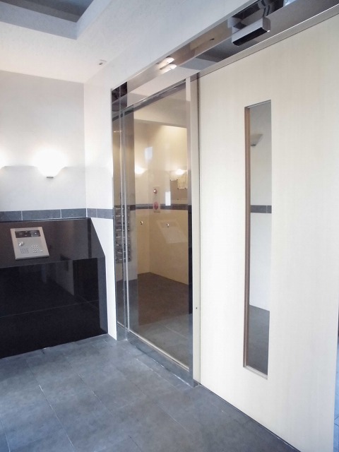 19/25 エントランス