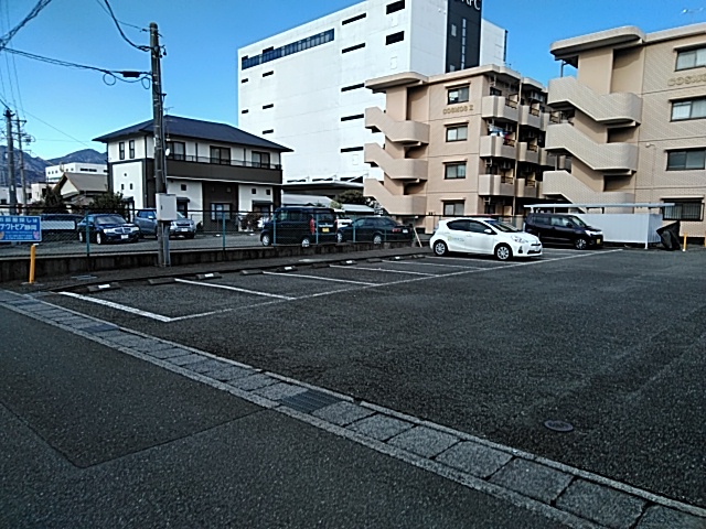 19/25 駐車場