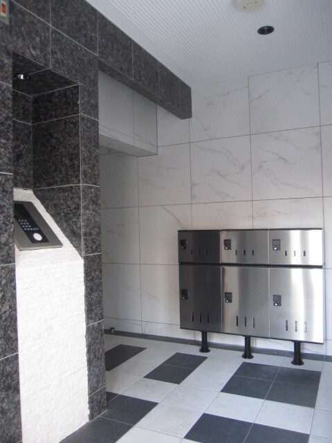 14/20 エントランス