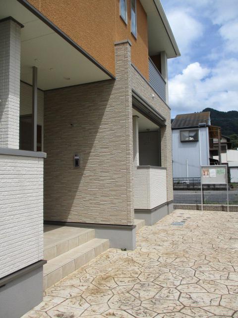 14/20 エントランス