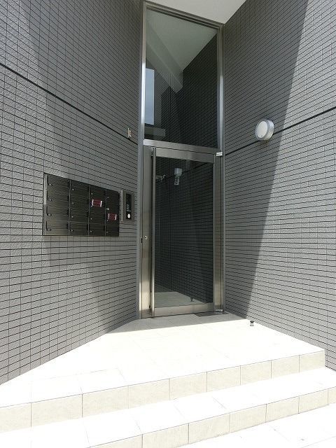 14/20 エントランス