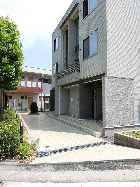 14/20 エントランス