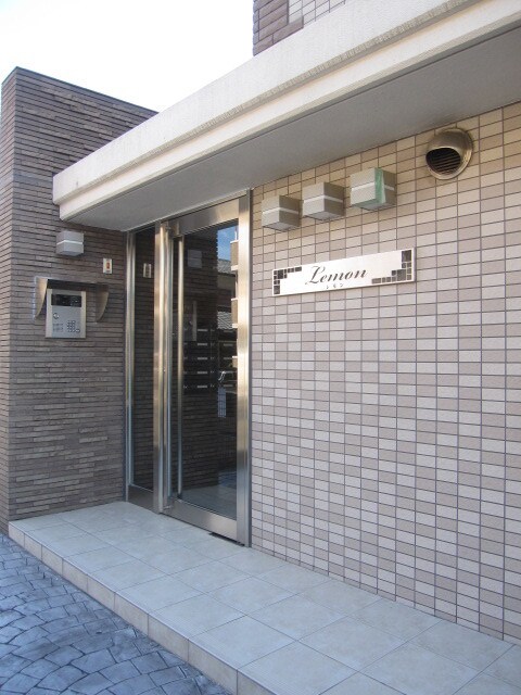 14/20 エントランス