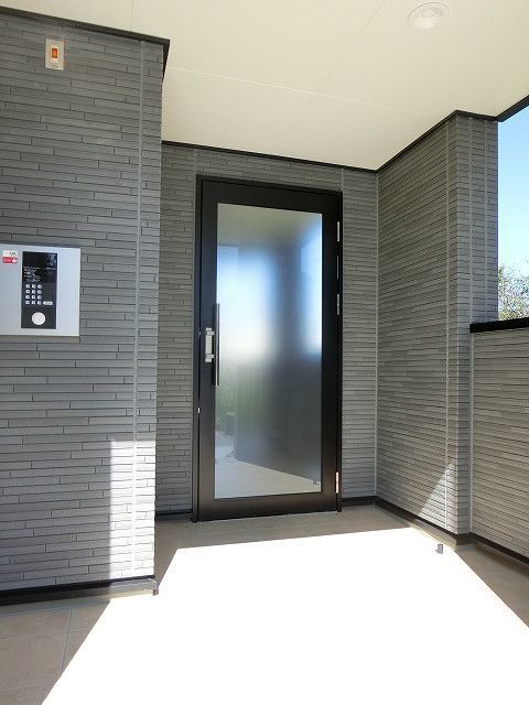 14/18 エントランス