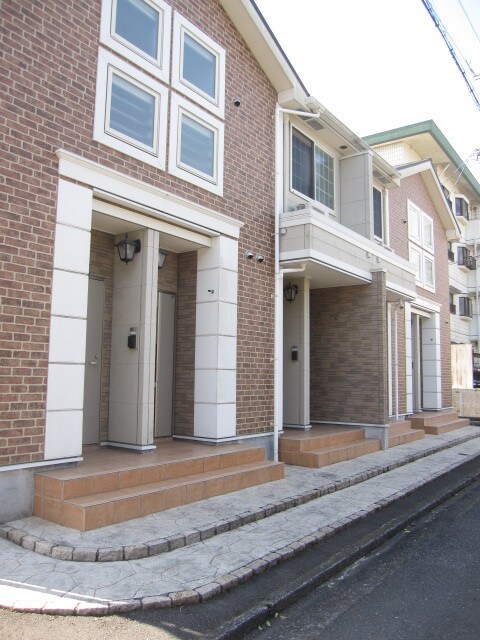 19/27 エントランス