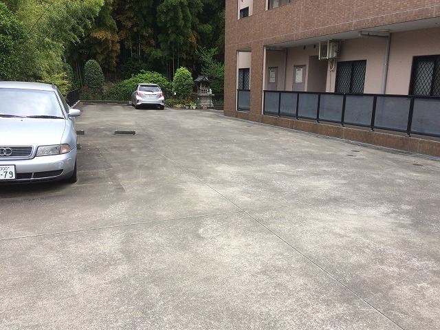 22/30 駐車場