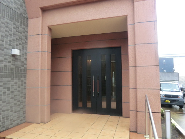 21/30 エントランス