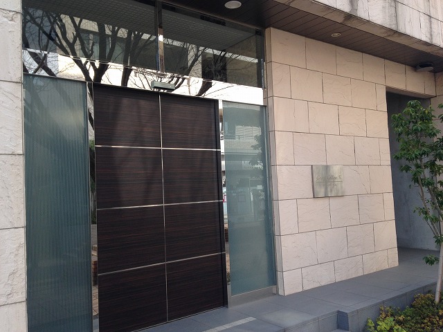 20/30 エントランス