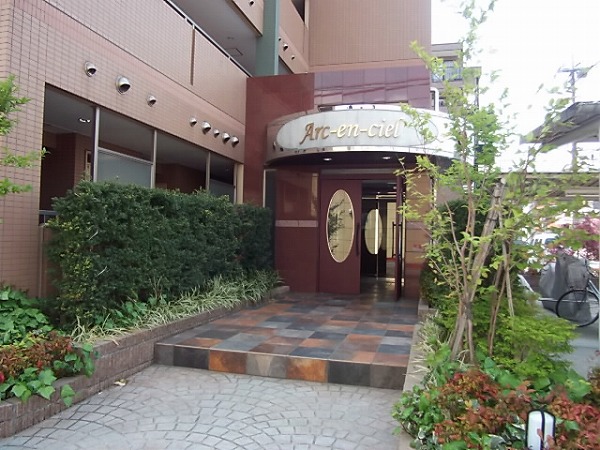 22/30 エントランス