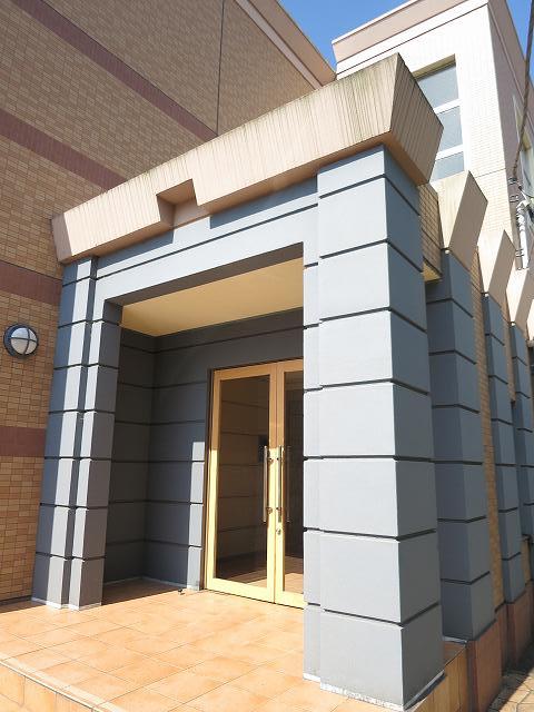 19/25 エントランス