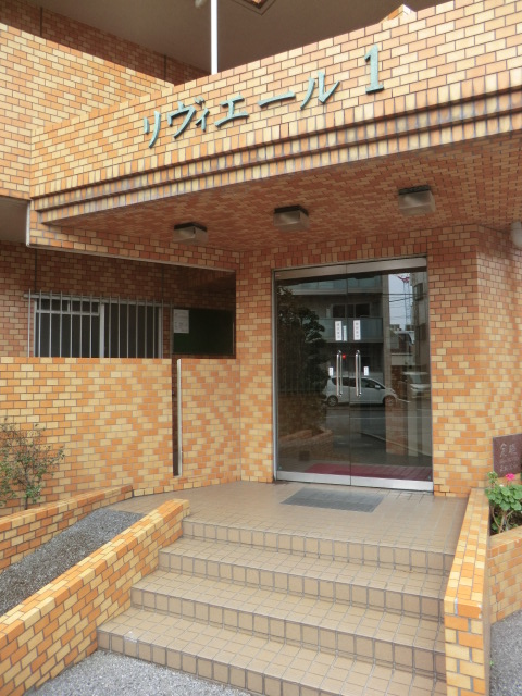 22/30 エントランス