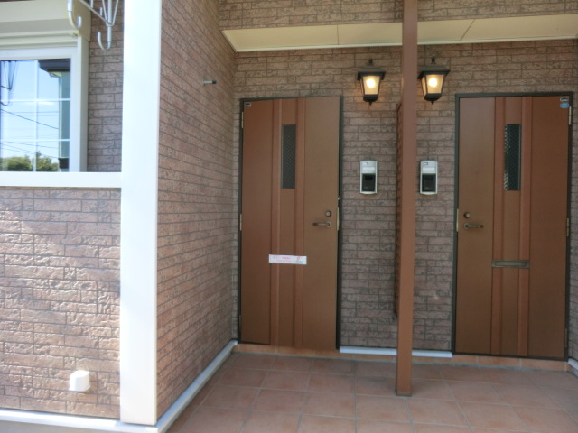 22/28 エントランス