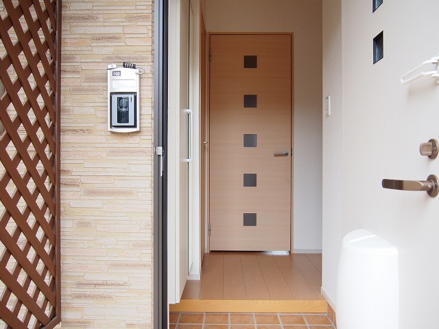 14/23 エントランス