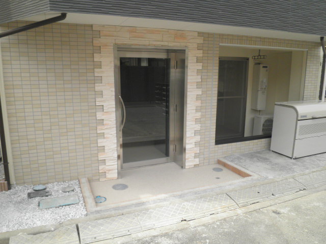 22/25 エントランス