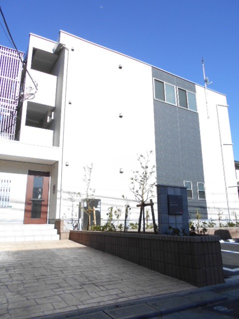 21/30 エントランス