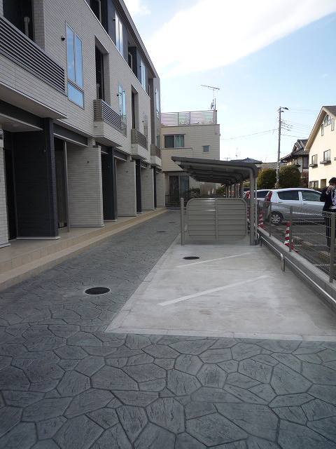 13/22 エントランス