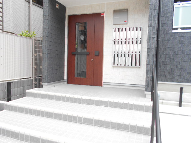 22/30 エントランス