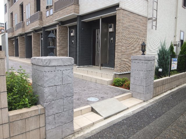 21/30 エントランス