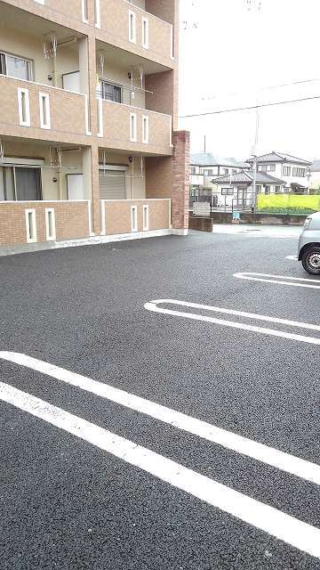 27/30 駐車場