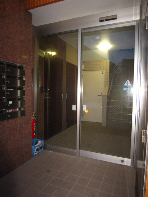 22/30 エントランス