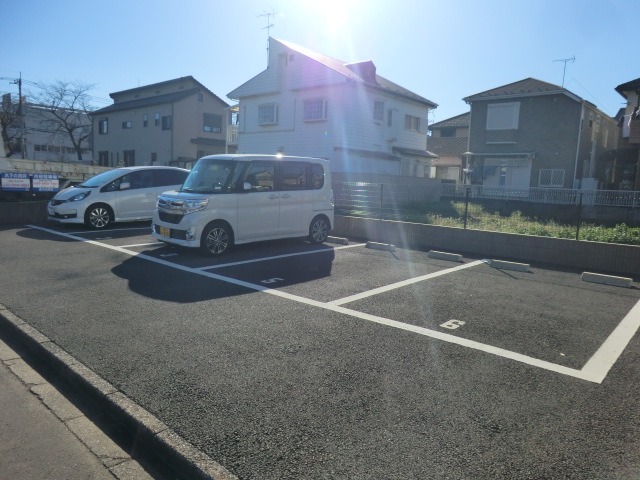 16/18 駐車場