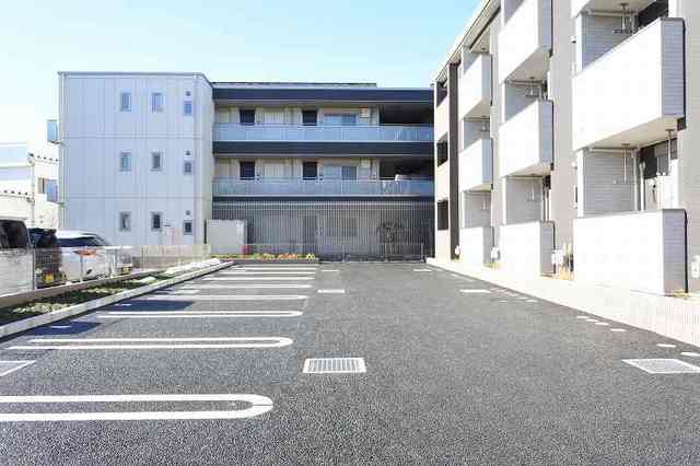 14/20 駐車場