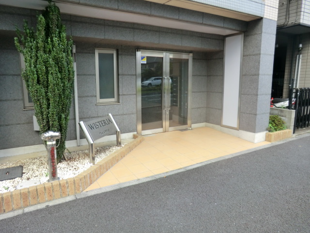 22/26 エントランス