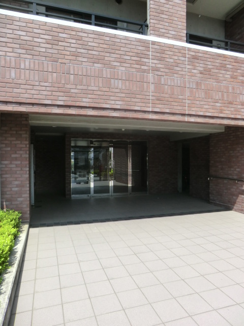 21/30 エントランス