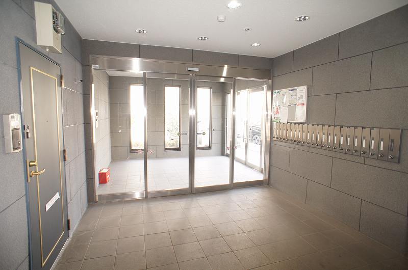 14/20 エントランス