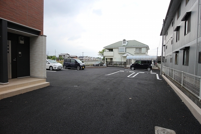 22/28 駐車場