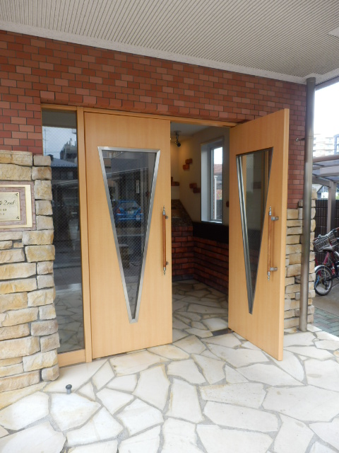 17/27 エントランス