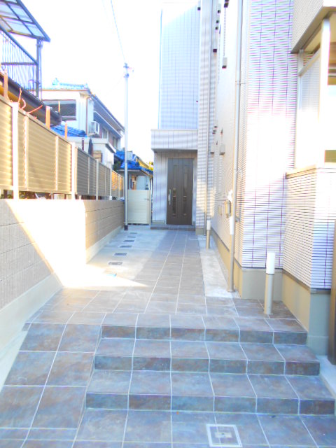 21/27 エントランス