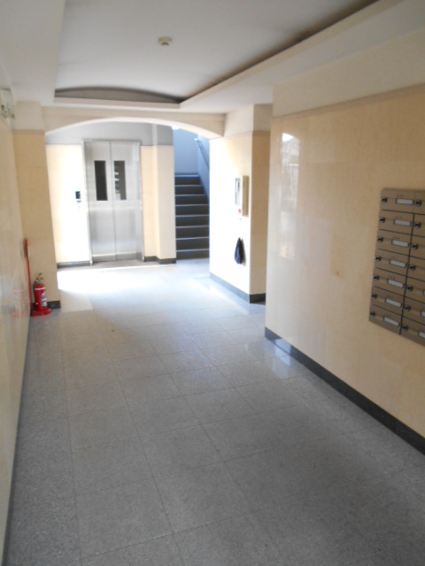 20/30 エントランス