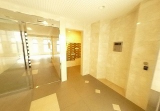 14/21 エントランス