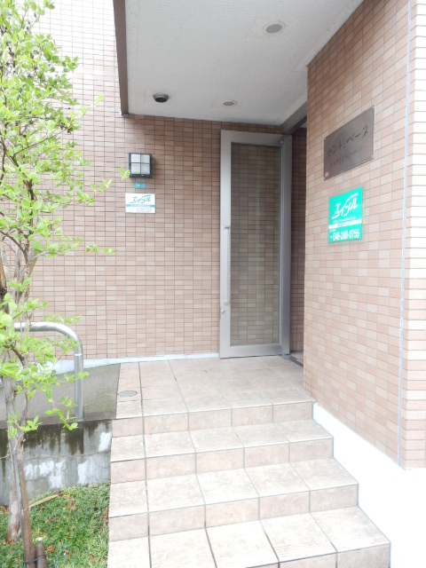 22/30 エントランス