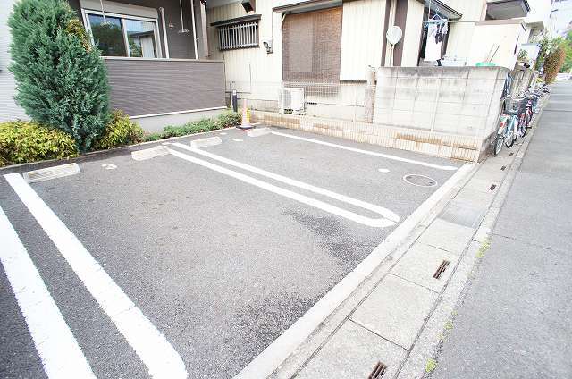 14/20 駐車場