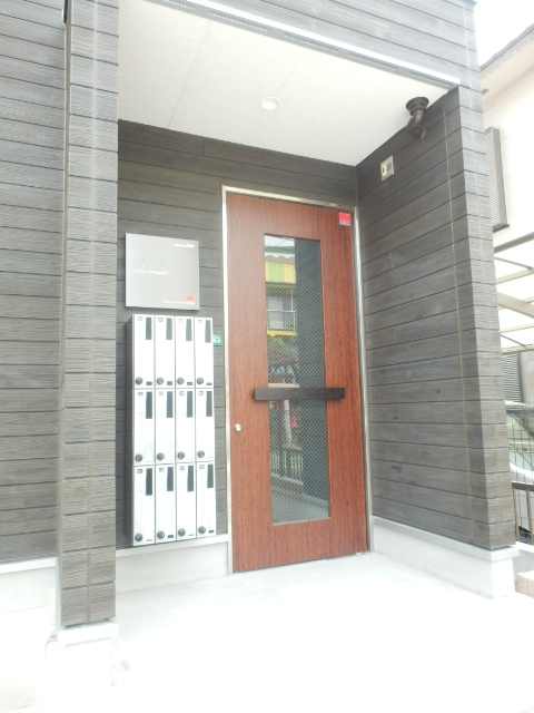 22/30 エントランス